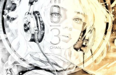 Image résiduelle d'une jeune femme portant un casque audio.